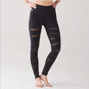 Size 4 lululemon leggings.